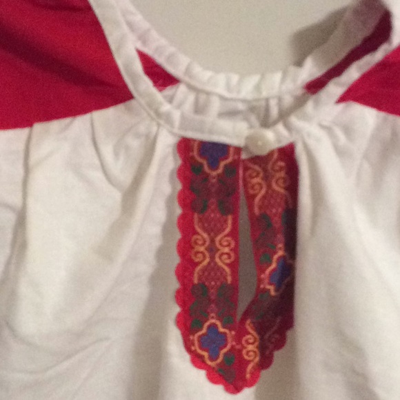 Cotton embroidered peasant shirt size 6-7 - Picture 2 of 8